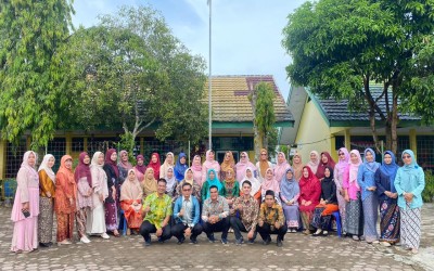 Meneladani Api Perjuangan Kartini: SMPN 21 Kota Bengkulu Rayakan Emansipasi Lewat Aksi Nyata